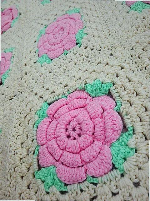 Vintage 1960's PINK ROSE bedspread 6' x 8' AFGAN WOOL BLEND Queen Full PINK